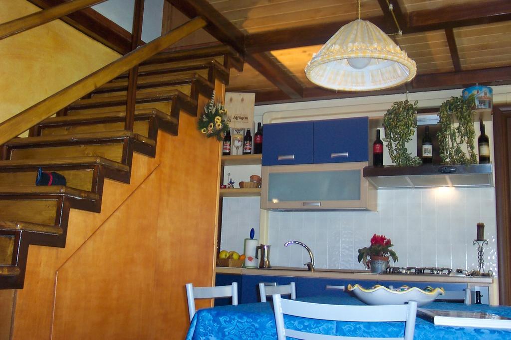 Апартаменти Casa Etna-Mare Санта-Венеріна Номер фото